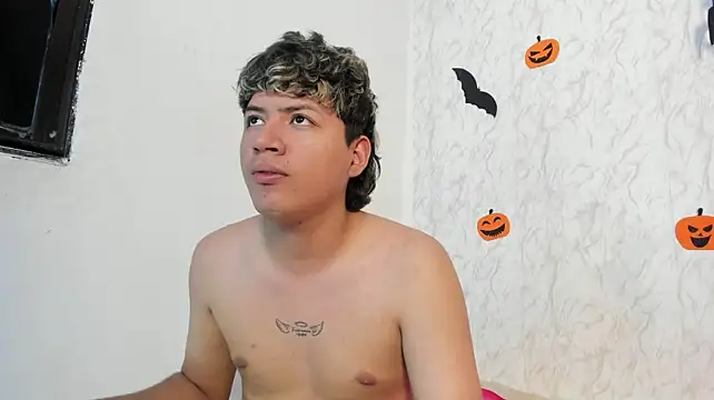 Room_couplehot
