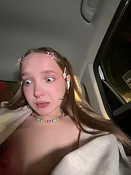 Bambi_lu - take off panties behind UBER driver🍓