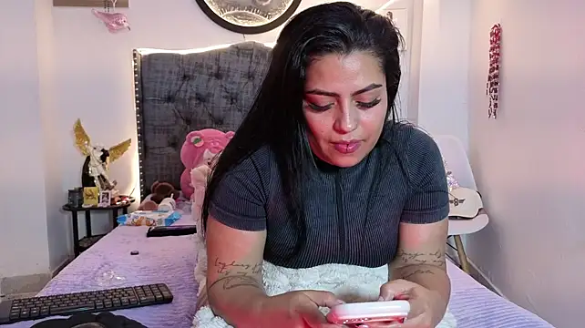 Kyana_cream