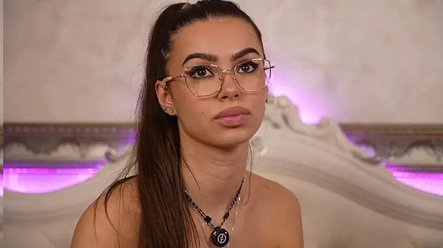 Alexxisrae - Dildo play