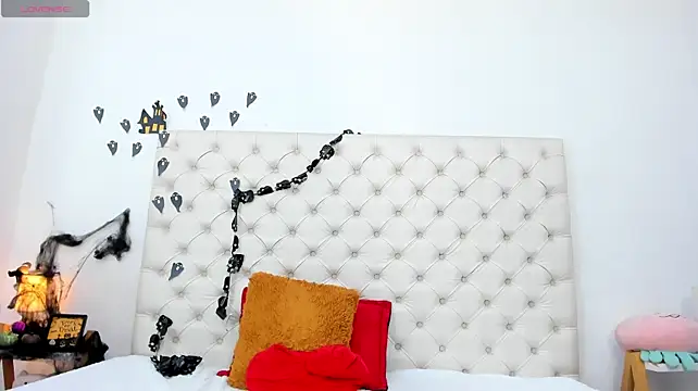 Esmeralda06 - Erotic dance without bra + oil