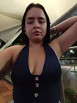 Julieth_hot-69 - Topless in the mall 🍒😈
