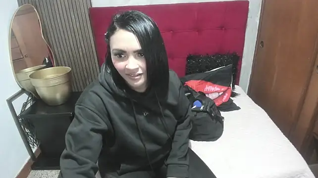 EstrellaSmmith - topless+ russian masturbation