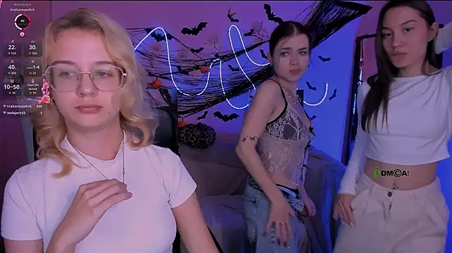 Isabel_wave - kiss her neck