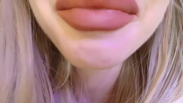 Velvet_kissx - How about some wetness?Booom 💦 😈 👄 🎇