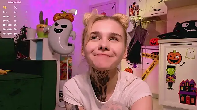 Britney_Lynch - topless+play with pussy