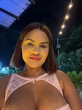 Irina_Velvett - Flahs tits in públic 😈🥴💦
