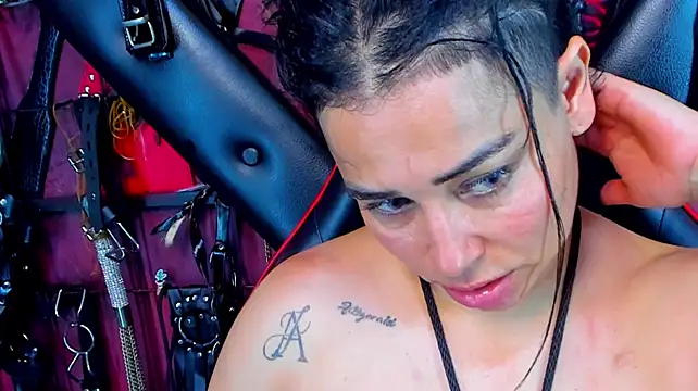 Sadistic_aradia - strong nipple pulling