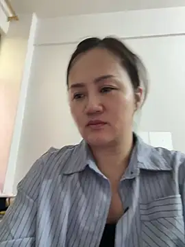 Amy1688 - 户外脱内裤特写小穴