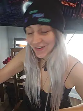 ScarletsWeb - usetipmenuSQUIRT highest tipper = :gift: