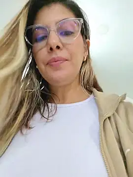 Scarlett_moore - Show boobs