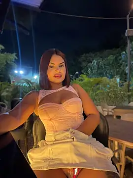 Irina_Velvett - Fingers in the pussy 😈🥴💦in públic