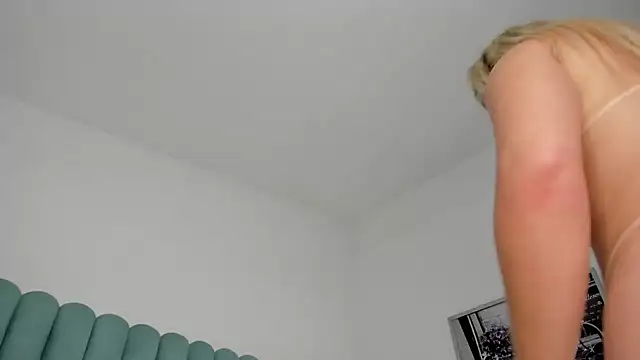 Kimjonnes01 - Oil in ass+ fingrers