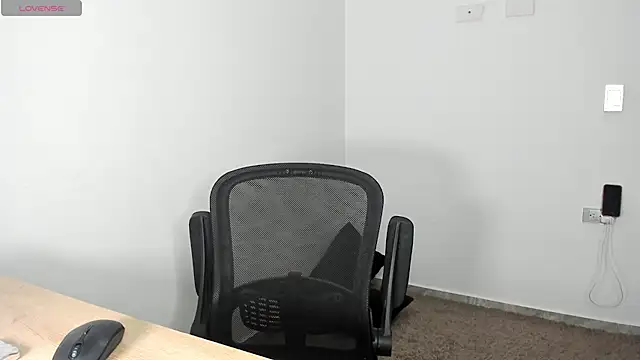 AnaHenao - SQUIRT IN YOUR FACE ZOOM