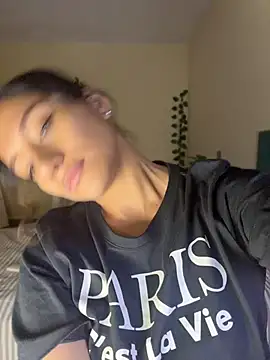 Rebbecca_ - aceite en mis boobs