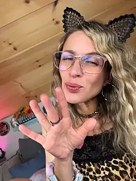 LittleLoftAngel - Can you make me squirt?💦 100⚡️301⚡️1111