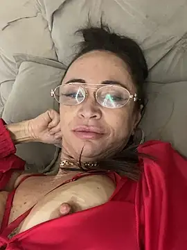 BurryEarmark - Óleo, plug anal e bunda x striptease