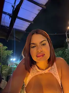 Irina_Velvett - Fingers in the pussy 😈🥴💦in públic