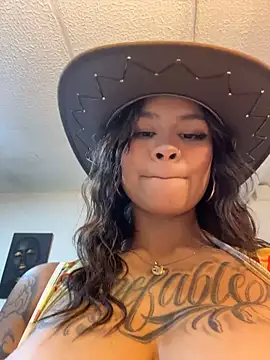 Stefany_44 - wet my pussy with vibrations😈💦