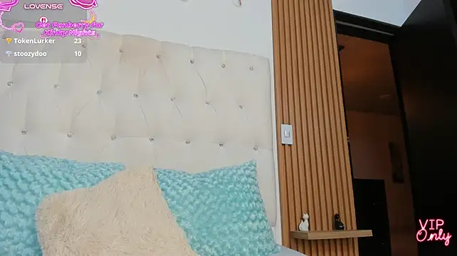 MartinaWestt - Rubbing nipples🤤