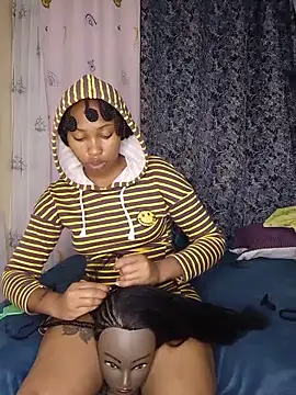 Nasty_boo_boo - spoil the queen