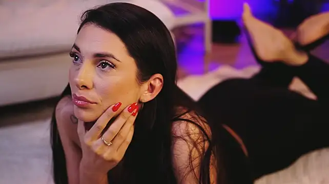 EllyLynne - :fire: set this pussy on fire
