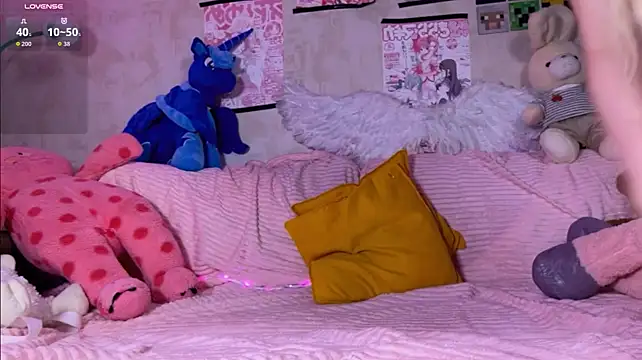 Fluttershyyy - dildo in pussy