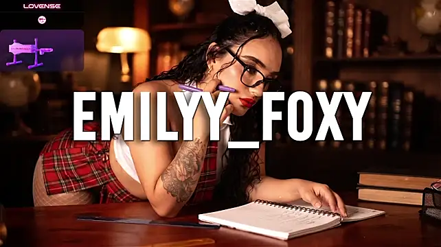 EMILYY_FOXY's Live XXX Chat