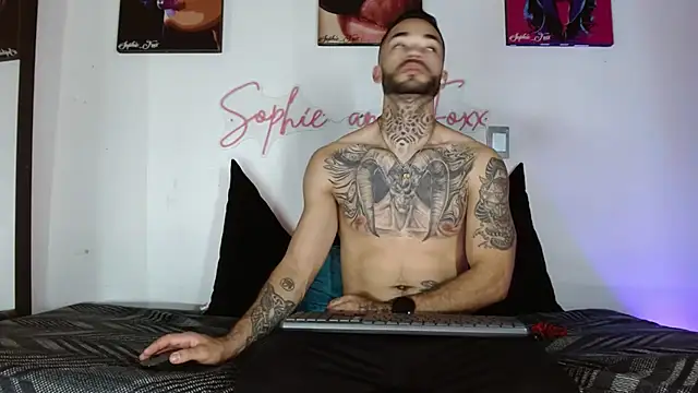 SophieFoxx17 - TWERK