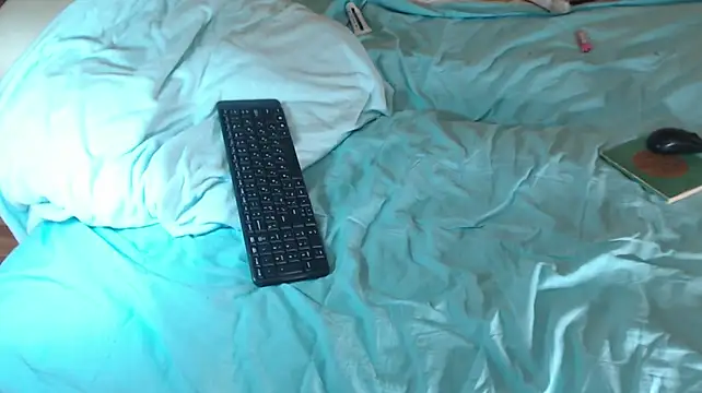 Q_T_pie - fingering pussy