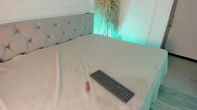 EvaaStevens - Spit boobs jump