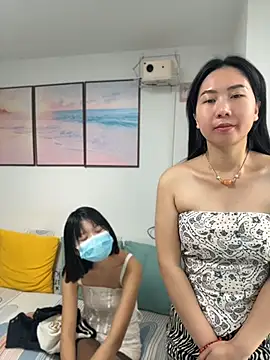Su456711 - 妈妈裸体拿外卖开票女儿bb吸烟