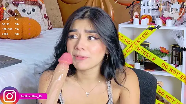 Paulinamillerr - big dildo and the best squirt of all
