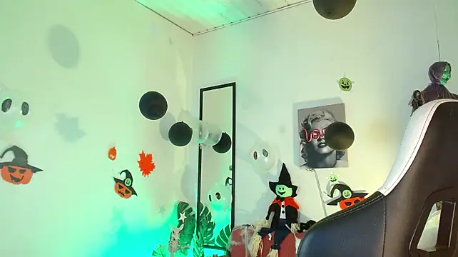 Flaquita_as - show and spit in my big boobs