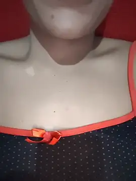 Julia_Pretinha - Ficar toda pelada