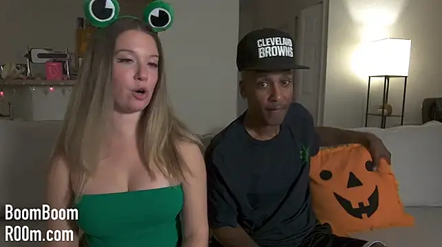 Boomboomr00m - Froggy Squat on His Face