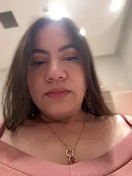 Bella_Pascualina - Show pussy in public