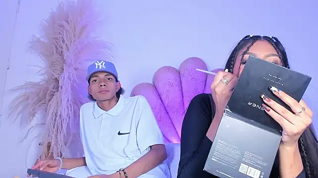 Candyandmarilyn - kiss tits