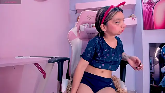 CharlotteMuller - make me vibrate my domi