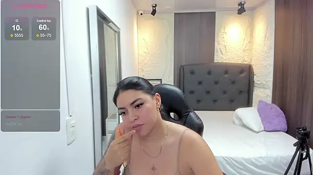 ZARAWILDE1 - spanked by bad girl