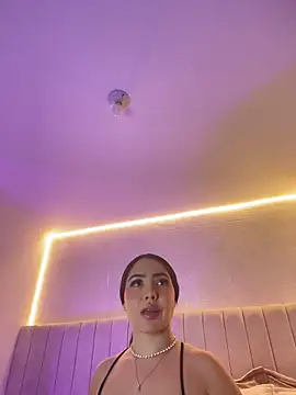 MiaFarkash - CLAP THAT ASS