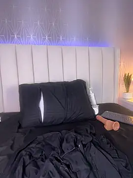 Mia-Medina - SHOW CUM