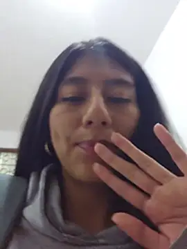 Carla_Alvez - Carla does a 360 in public