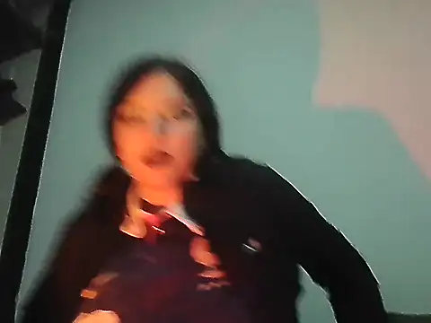 Creepyh0e_ - escupo en las tetas