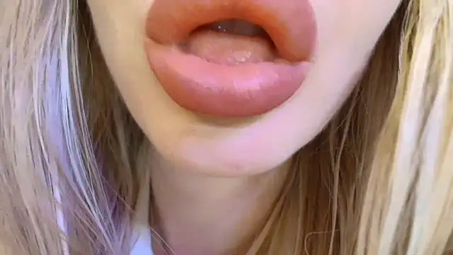 Velvet_kissx - How about some wetness?Booom 💦 😈 👄 🎇