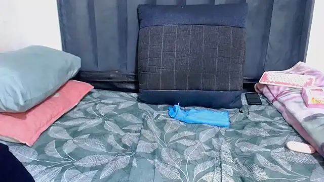 BigbootyNickyx
