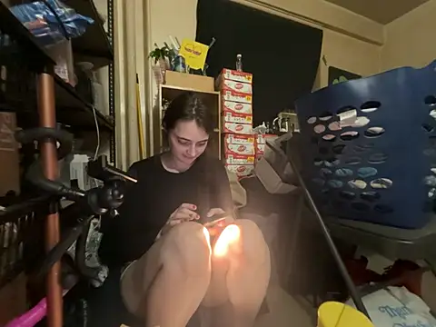 Snowbunnycake_131 - Chill with me naked group show 8tk