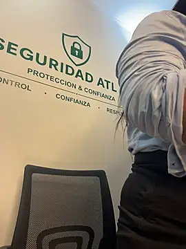 Emilly__Bown_ - Fuck my pussy in the work