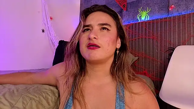 CandyQueenGold - Fingering pussy + plug anal