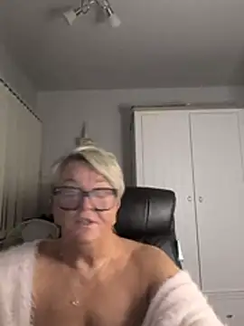 Bridget-valentine - oil tits